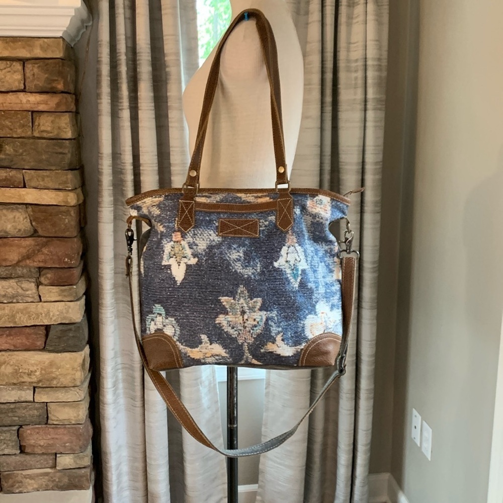 Beautiful Myra Crossbody, Tote Bag. GUC